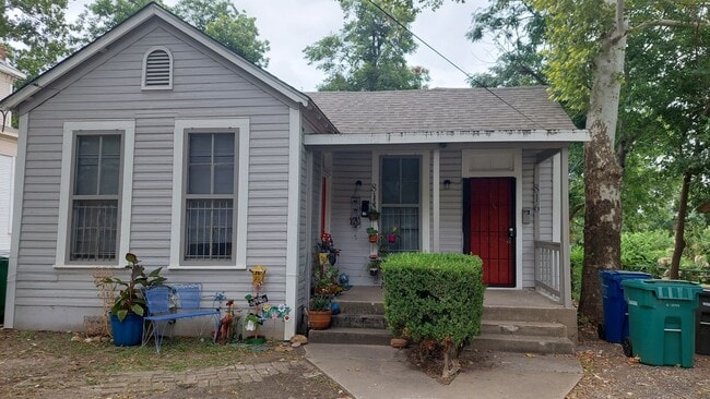 Building Photo - Carson 816/818 Unit 816
