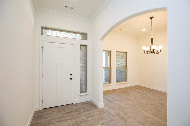 Photo - 2509 Westbrook Lp