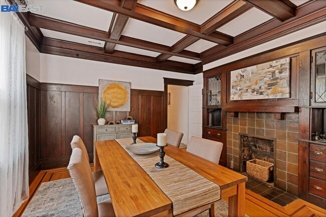 Photo - 541 Foothill Blvd