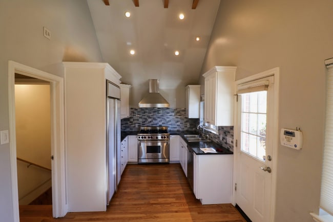 Photo - 1190 Manor Dr