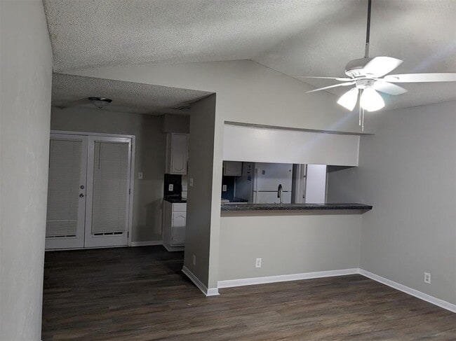 Building Photo - 1213 Dobie Dr Rental