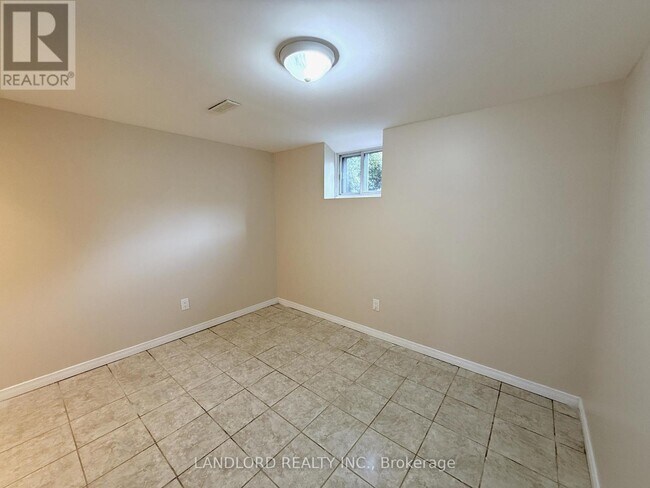 Photo - 220 Ellington Dr