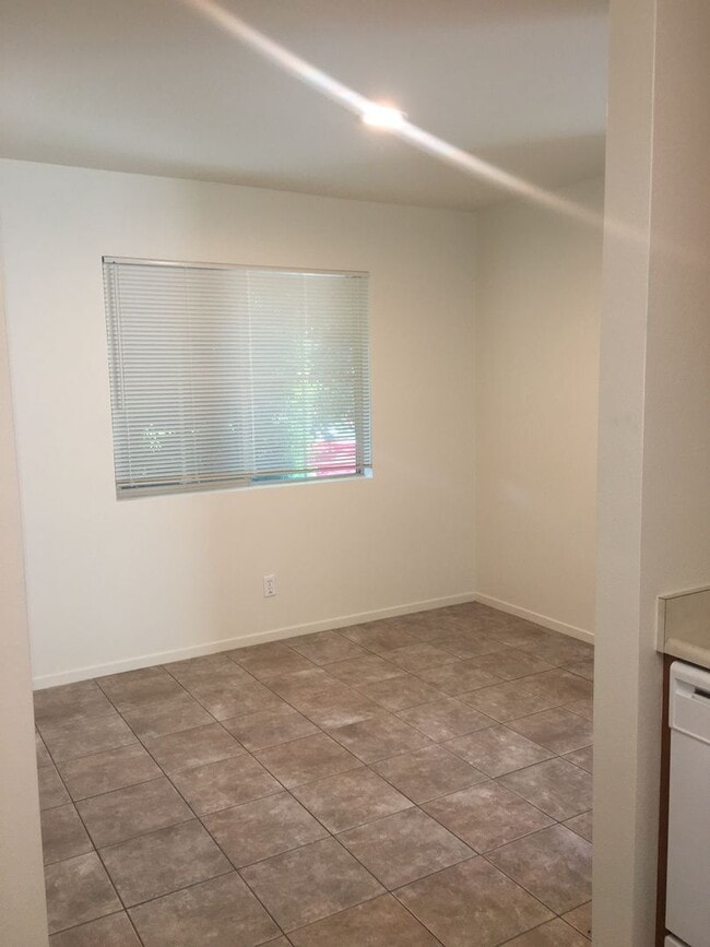 2477 San Miguel Ave