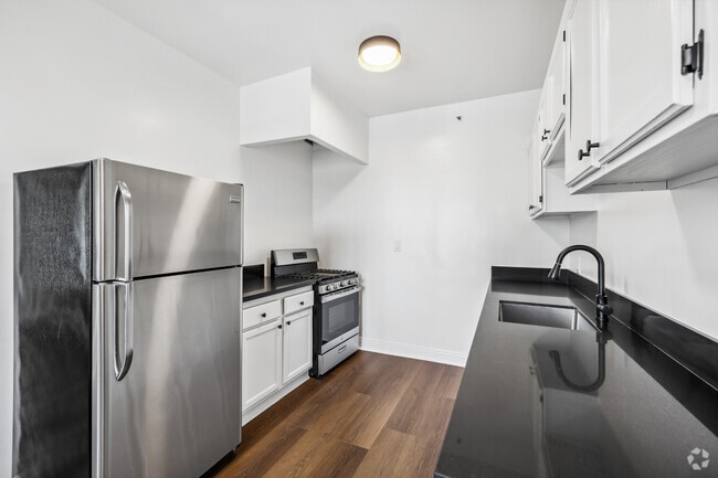 Studio - 550SF - Kitchen