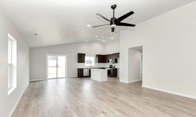 Photo - 6290 W Karpathos St