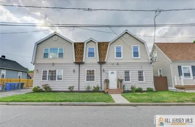 Building Photo - 607 Almon Ave