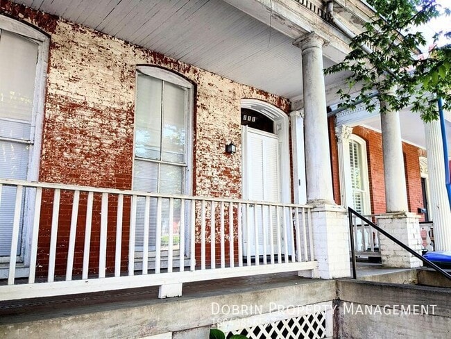Building Photo - 111 E Leigh St Rental