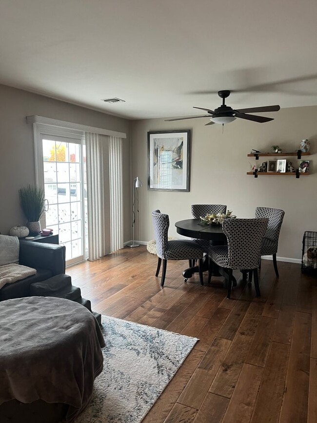 Photo - Stunning 3 Bedroom Townhome !