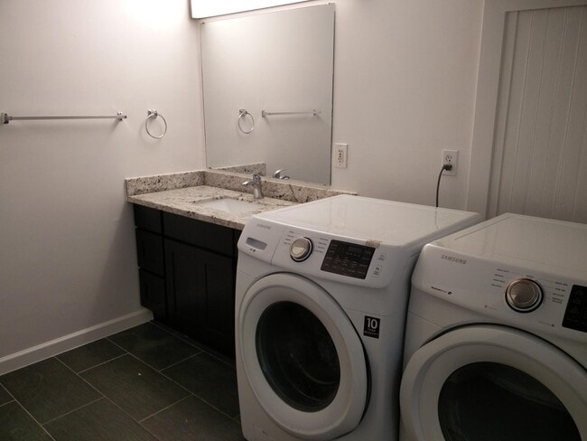 Photo - 634 W Nickerson St Unidad A