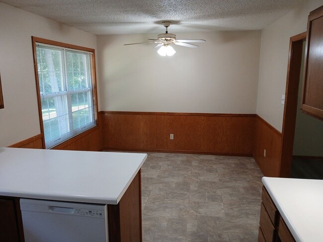 Photo - 3 bdrm, 2.5 bath, 2 car garage House For Rent