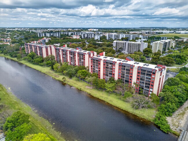 Photo - 2200 S Cypress Bend Dr Unit 101