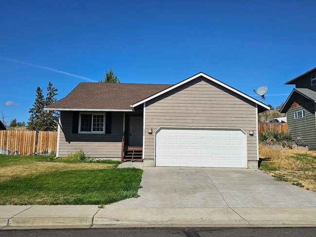 Building Photo - 3 bedroom Home in quiet neighborhood