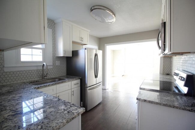 Photo - 226 W 81st St