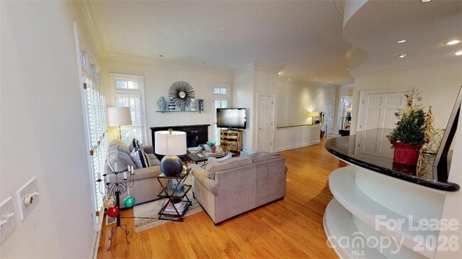 Photo - 1141 Dilworth Crescent Row