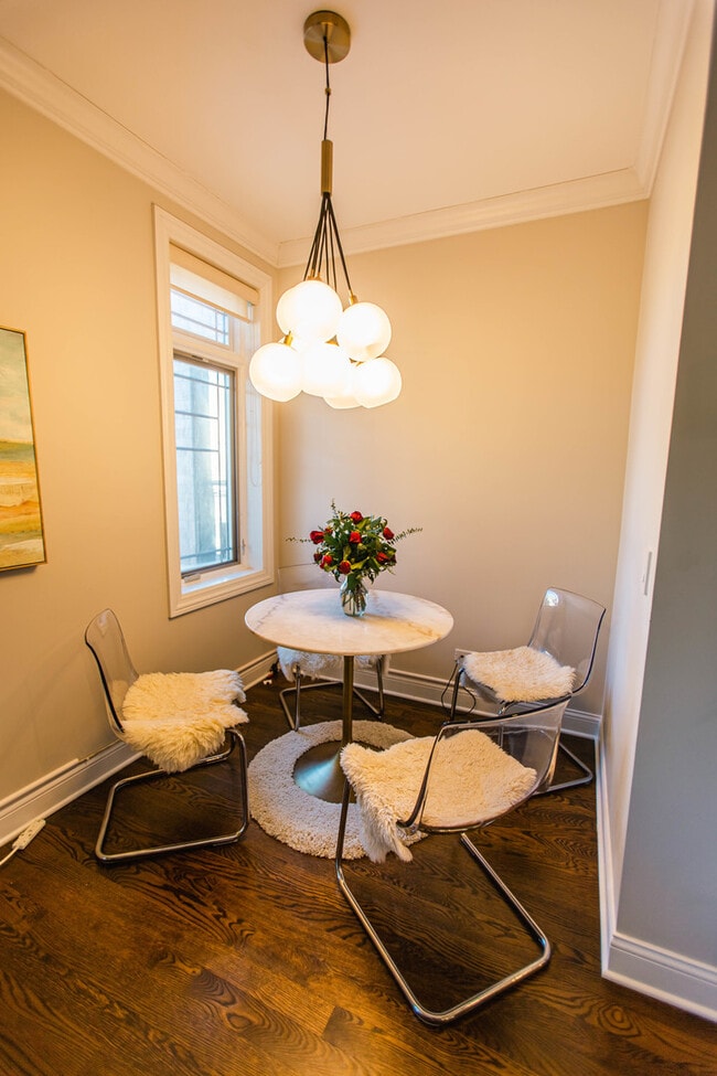 Photo - 843 W Fletcher St Unit 2W