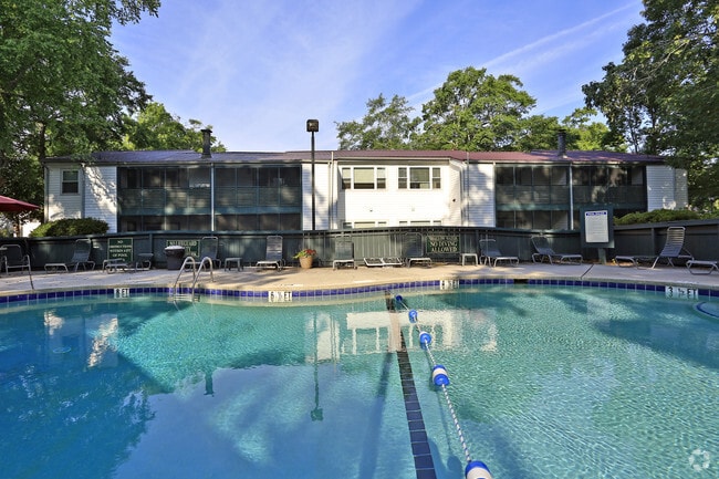 Thickett Apartments