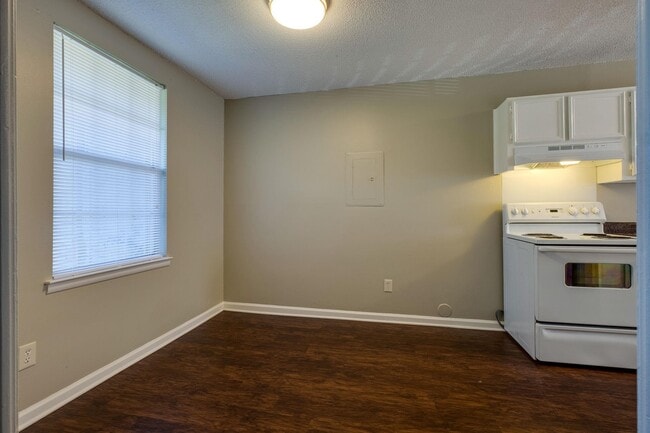 Photo - 1301 Neelys Bend Rd