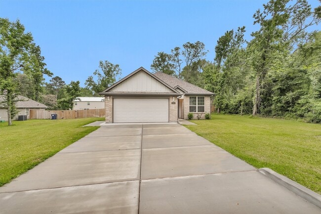 Building Photo - 11158 Lake Dr W