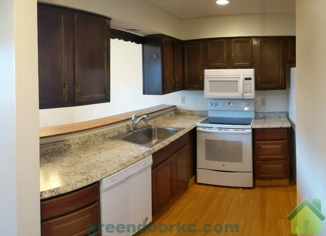 Photo - 16630 W 141st St