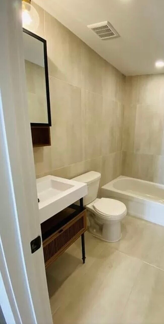 102 Pennington St 6 - 100 Pennington St Unidad 6