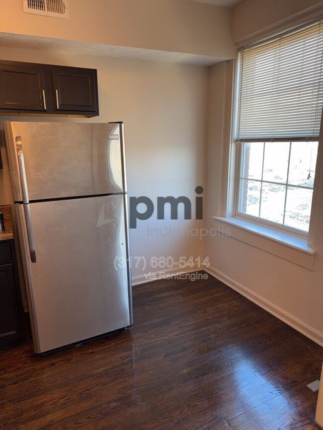 Photo - 1 W 28th St Unidad 703