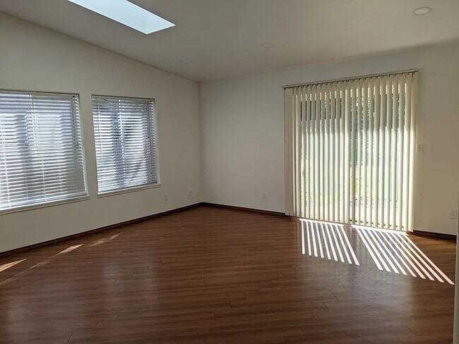 Photo - 759 Stephens Dr