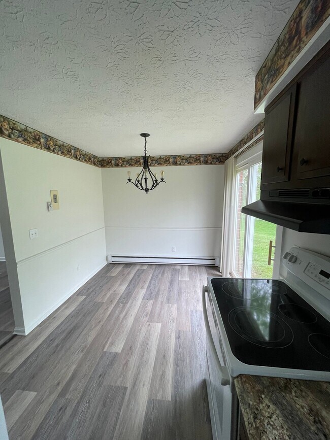 Photo - 1239 Zwick Ave