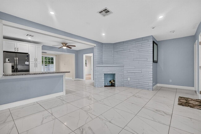 Photo - 2707 Bahama Dr