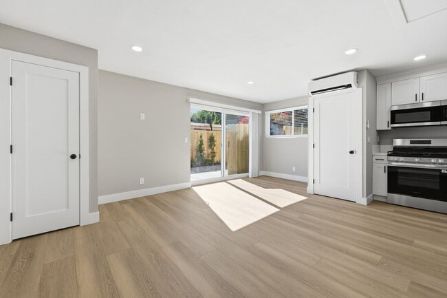 Photo - Donner Unit Donner  ADU