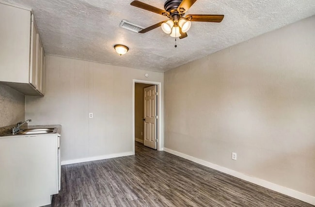 Photo - 4820 Oak Ave Unit 9