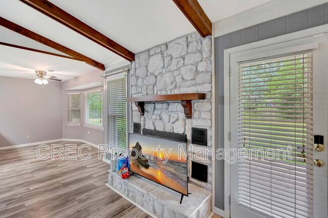 Photo - 412 Fox Hunt Rd