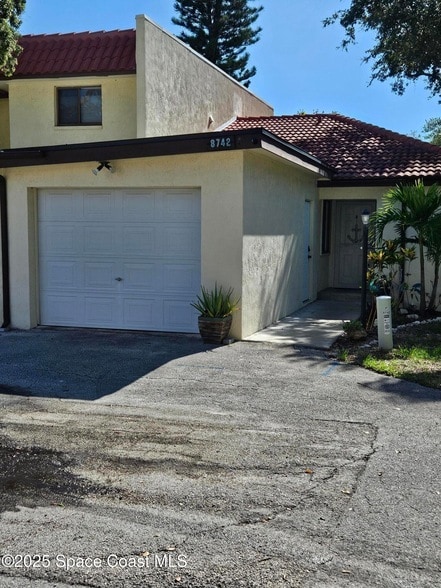 Building Photo - 8742 Lantana Ct Rental