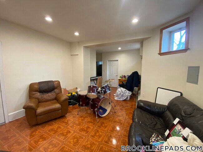 Photo - 69 Babcock St Unit 1