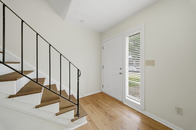 Photo - 3321 Rainier Ct