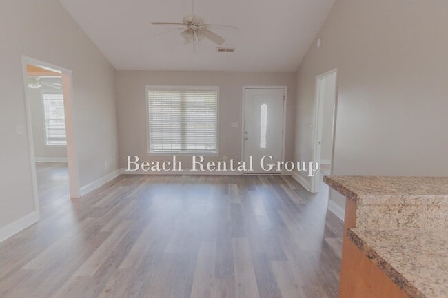 Photo - 204 Macarthur Dr