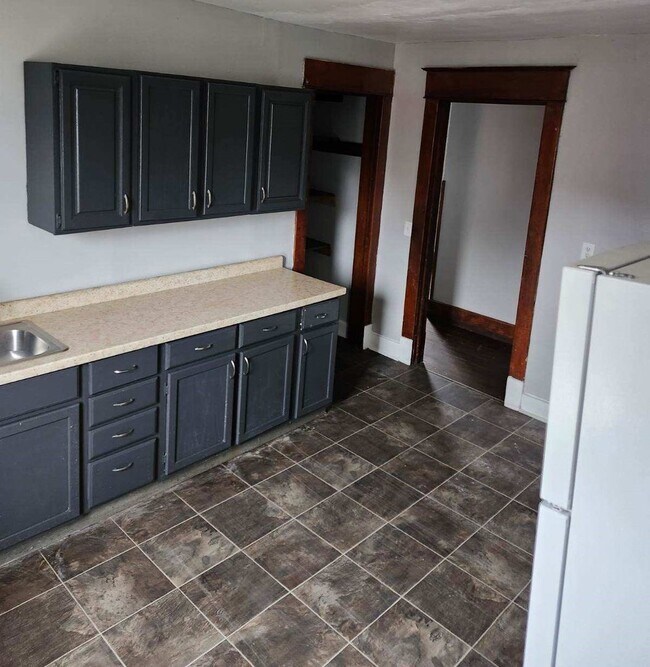 Photo - 2047 W 6th St Unit 2