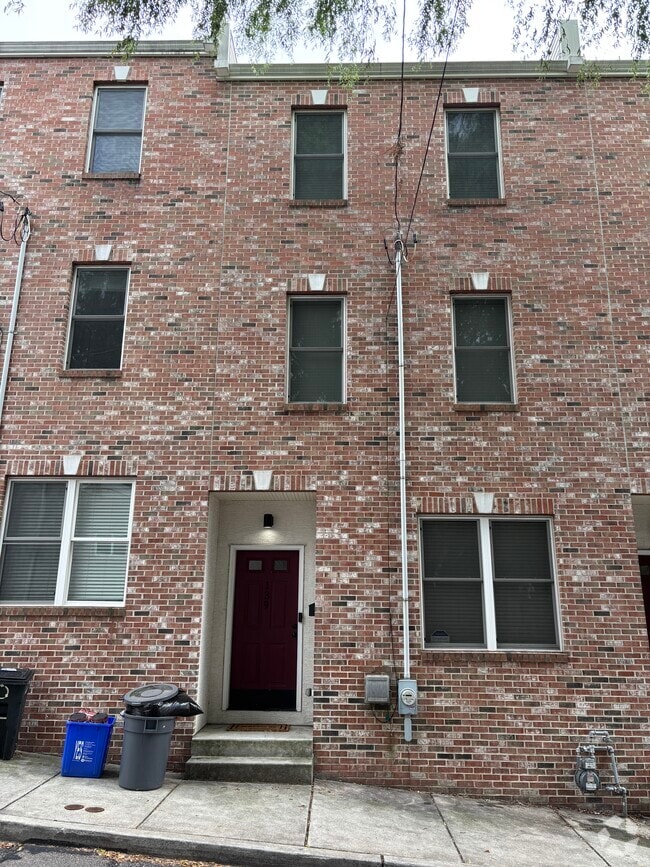 Front - 139 Kingsley St Rental