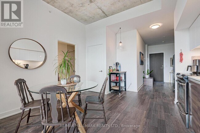 Photo - 1238 Dundas St E Unit 813