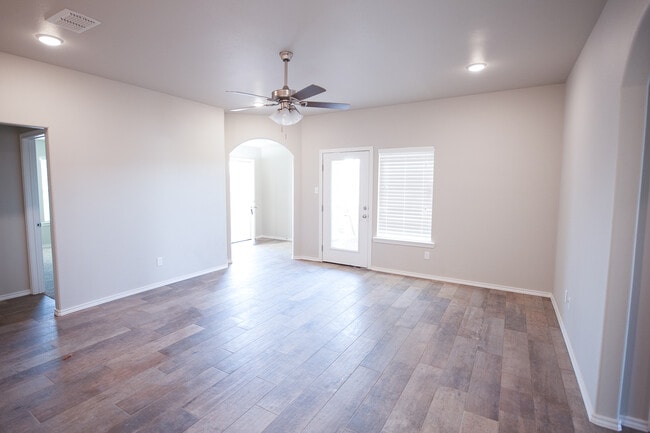 Building Photo - 6920 67th St Rental