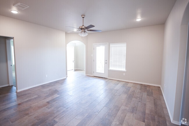 Building Photo - 6920 67th St Rental