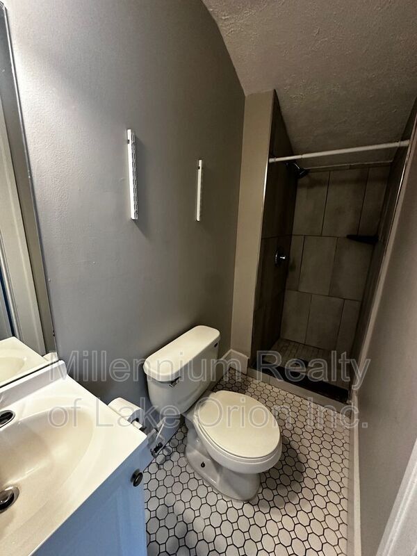 2305 Pine Lake Ave Unidad 3