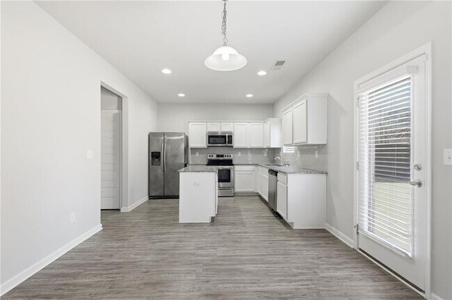 Photo - 3237 Cedar Crest Way