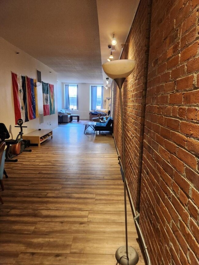 Photo - 196 Crown St