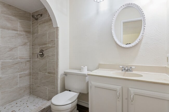 Photo - 14603 Lorne Dr