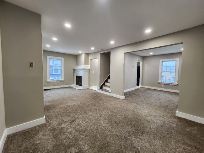 Photo - 376 De Wolf Pl