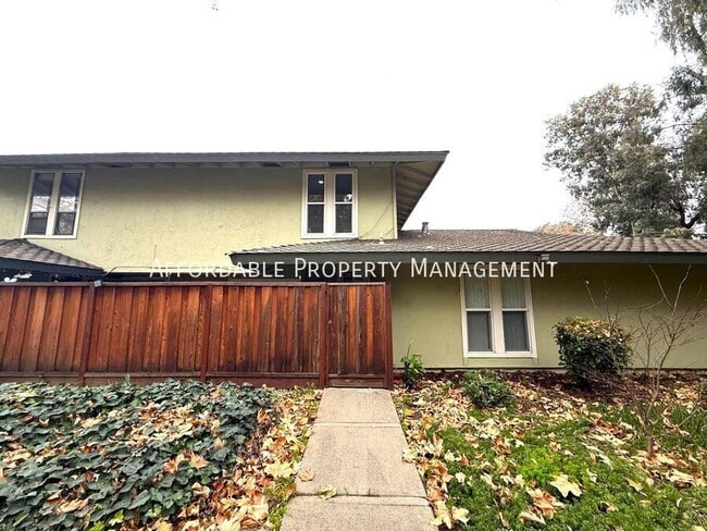 Photo - 5639 Chestnut Common