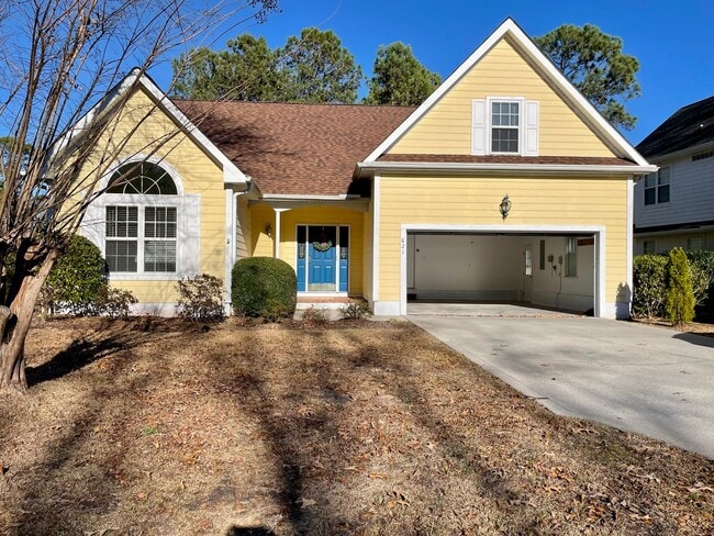 Building Photo - 3 Bedroom 2 Bathroom with a Bonus Room House in Winding River Plantation