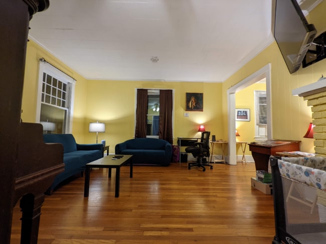 28 Ravenscroft Dr