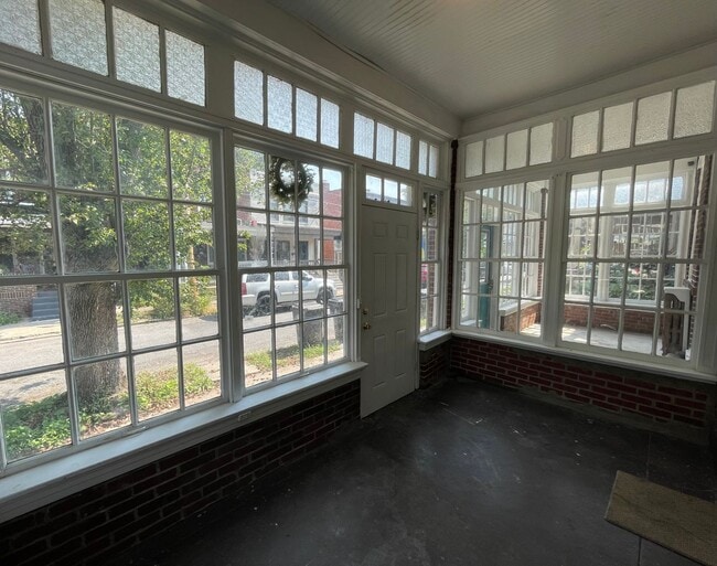 Photo - 3 Bedroom Single Family Home Located in Harrisburg- Includes Bonus Room/Office!
