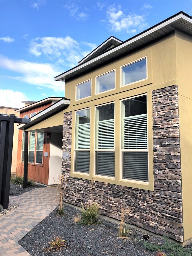 Verraso Village Apartments Townhomes for Rent Meridian, ID